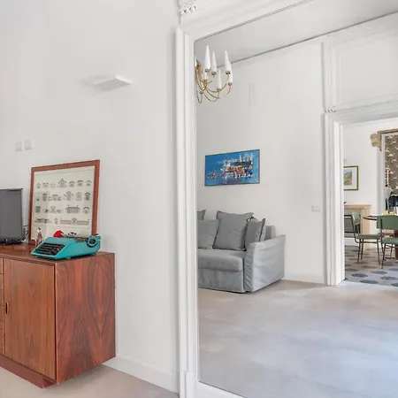 Apartment 124 Maqueda