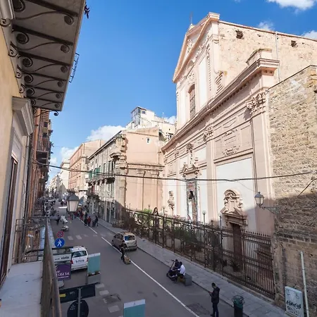 124 Maqueda Palermo