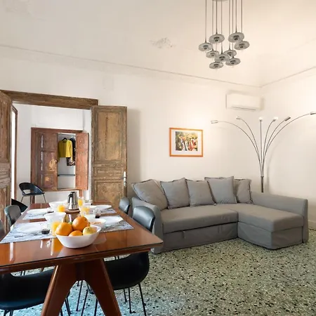 Apartment 124 Maqueda *