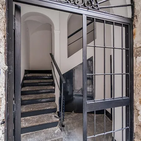 124 Maqueda
