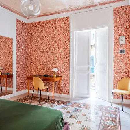 124 Maqueda Apartment